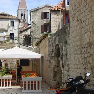 Roso ** Trogir